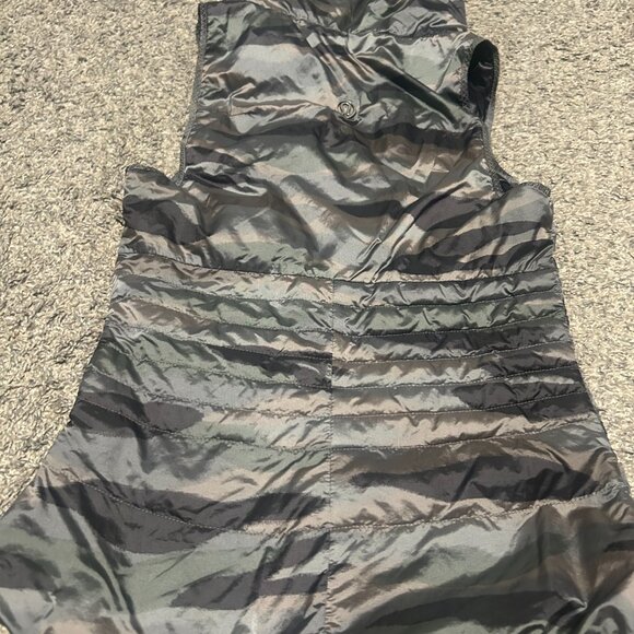 Lululemon Fluffin Awesome Vest Size 2 - Picture 5 of 5